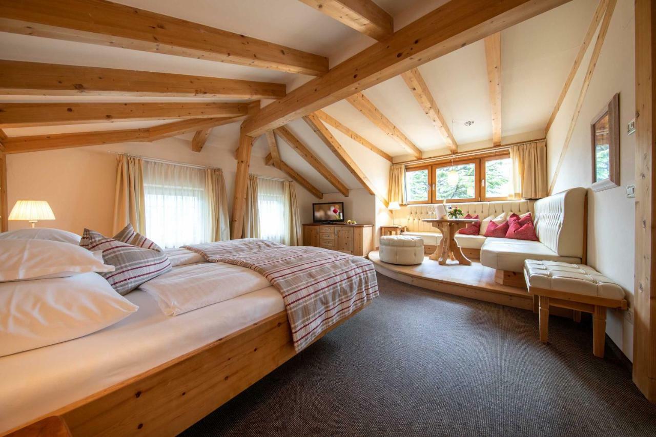 Romantik Hotel Oberwirt Marlengo Esterno foto