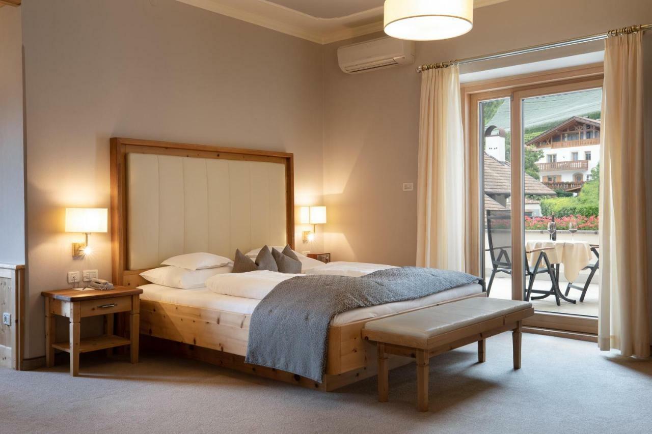 Romantik Hotel Oberwirt Marlengo Esterno foto